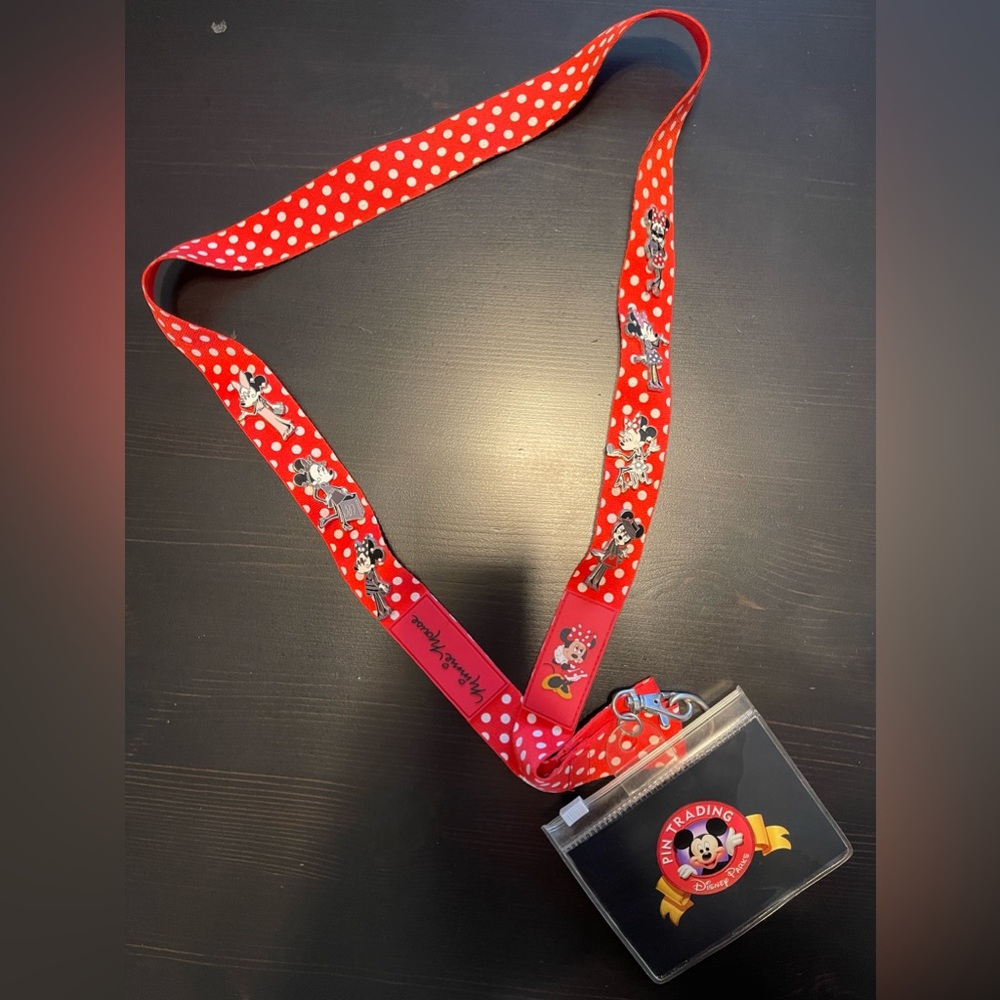 Disney Minnie Mouse Lanyard + Minnie Mouse Fashion Pin Set of 7